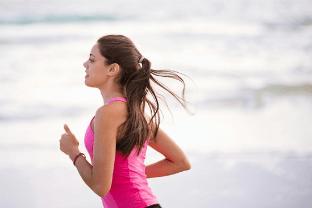 Woman running – Energy Supplements Collection